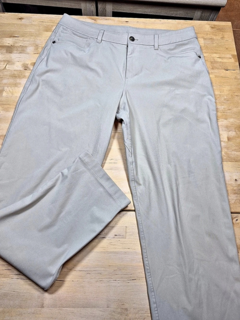 lululemon Straight Leg Pants in Khaki Waist 32 Like New